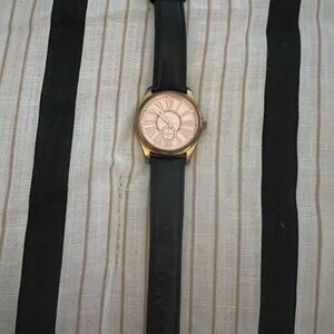 Bronzo Italia Elegant Black and Gold Watch with Pebble Embossed Cowhide Strap